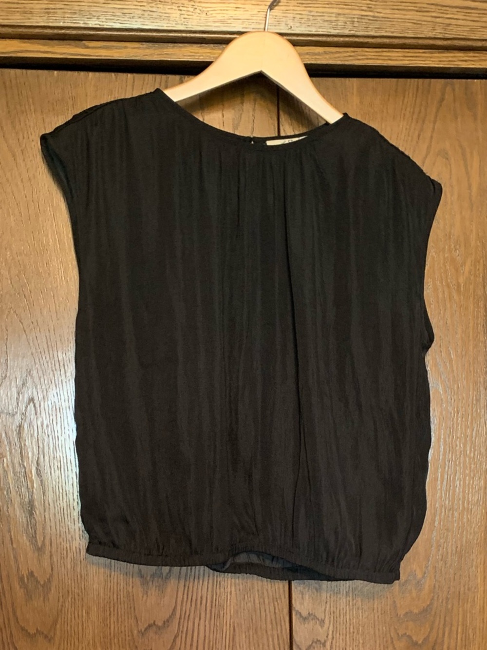 {Les Serein} NWT! Sleeveless Blouson Top